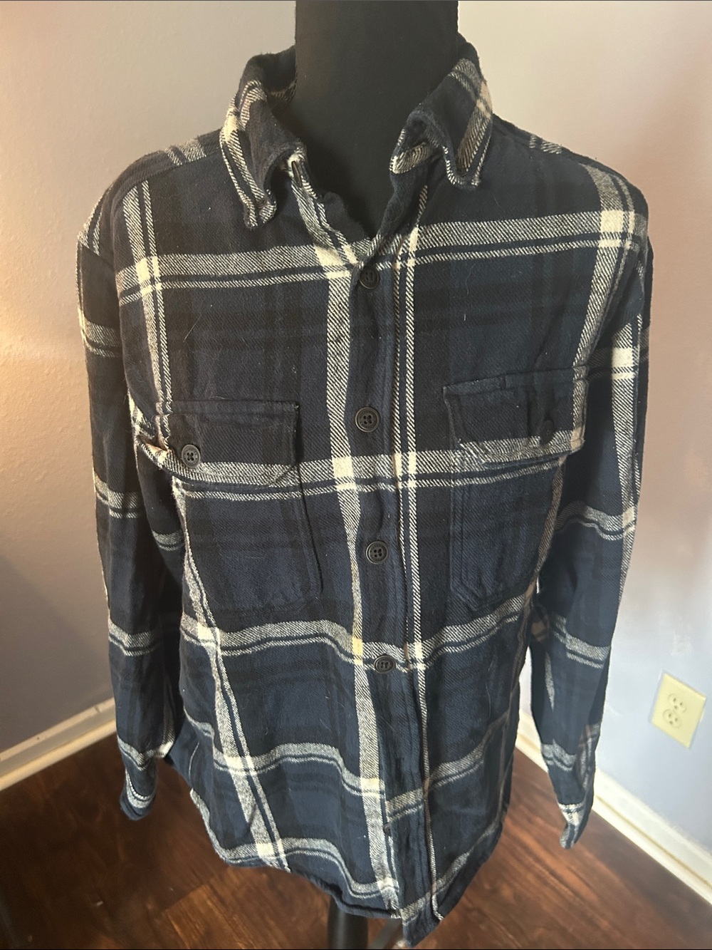Wolverine Men Navy White Plaid Button Down Heavy Thick Flannel Shirt Size Medium